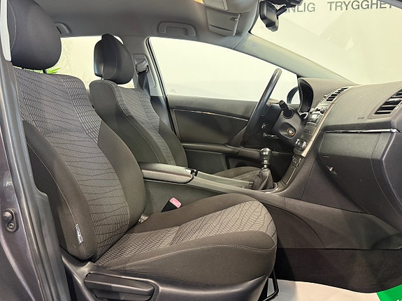 Toyota Avensis 15 of 18