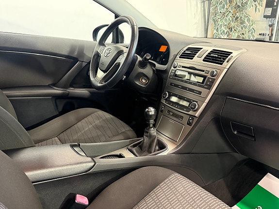 Toyota Avensis 14 of 18
