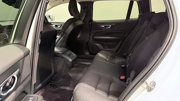Volvo V60 Cross Country 15 of 20