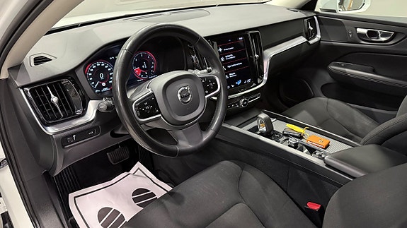 Volvo V60 Cross Country 10 of 20