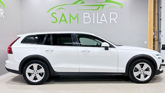 Volvo V60 Cross Country 3 of 20