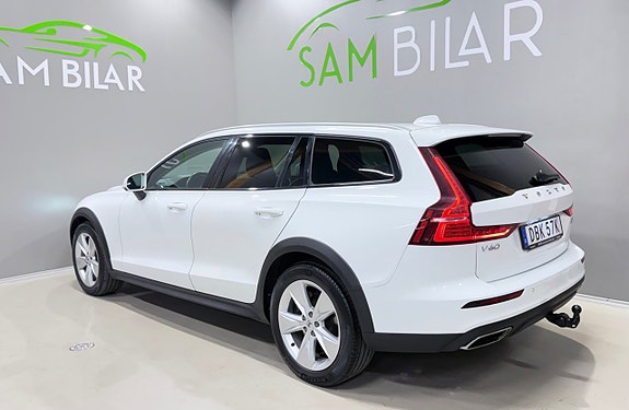 Volvo V60 Cross Country 5 of 20