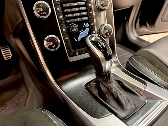 Volvo S60 12 of 17