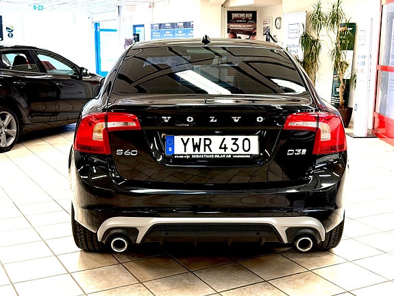 Volvo S60 4 of 17