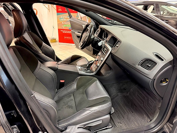 Volvo S60 15 of 17