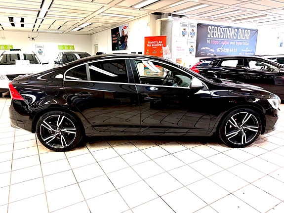 Volvo S60 2 of 17
