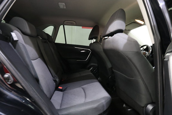 Toyota RAV4 16 of 21