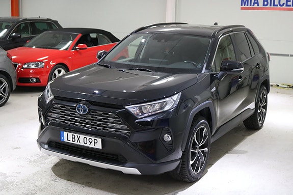 Toyota RAV4 3 of 21