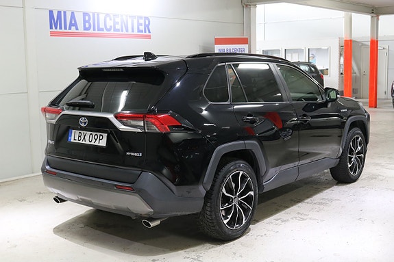 Toyota RAV4 7 of 21