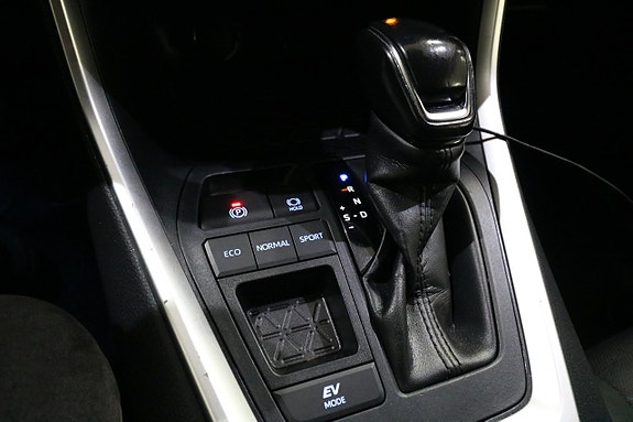 Toyota RAV4 18 of 21