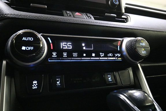 Toyota RAV4 9 of 21