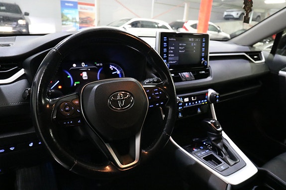 Toyota RAV4 8 of 21