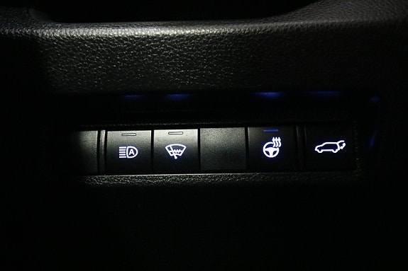 Toyota RAV4 12 of 21