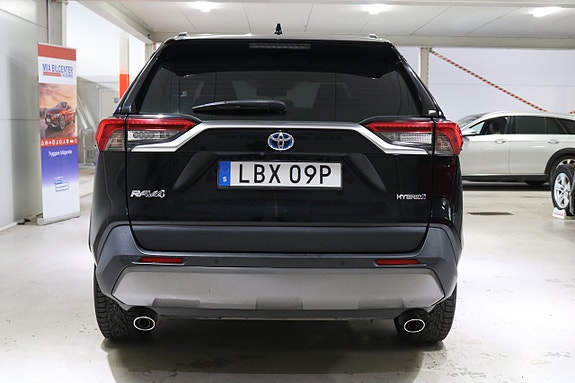 Toyota RAV4 6 of 21