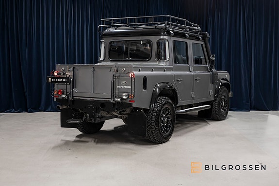 Land Rover Defender 110 5 of 24
