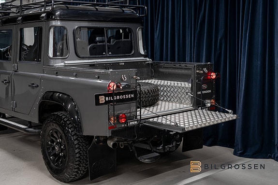 Land Rover Defender 110 14 of 24