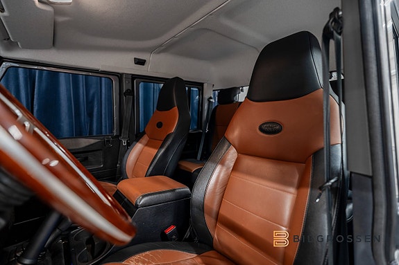 Land Rover Defender 110 20 of 24
