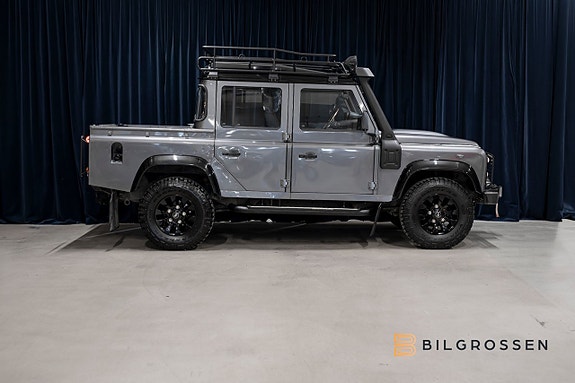 Land Rover Defender 110 6 of 24