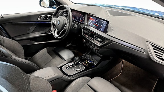 BMW 118i 3 of 17