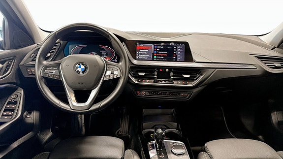 BMW 118i 4 of 17