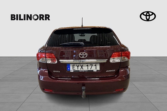 Toyota Avensis 6 of 11