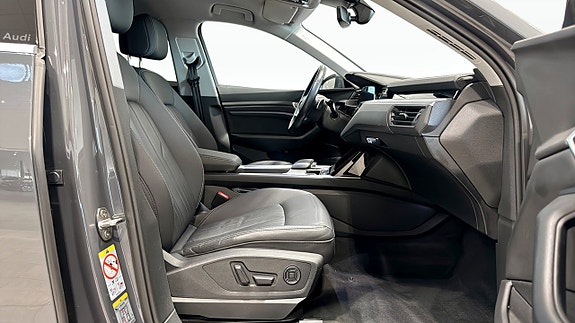 Audi Q8 e-tron 16 of 20