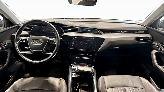 Audi Q8 e-tron 13 of 20