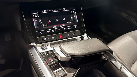 Audi Q8 e-tron 17 of 20