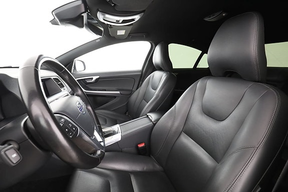 Volvo S60 11 of 30