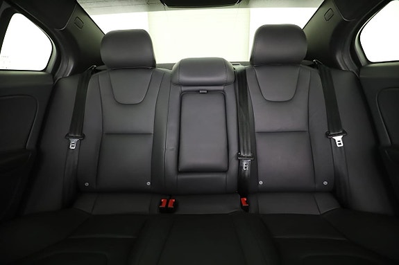 Volvo S60 16 of 30