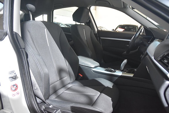 BMW 320d 9 of 17