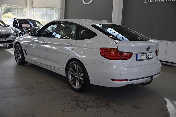 BMW 320d 4 of 17