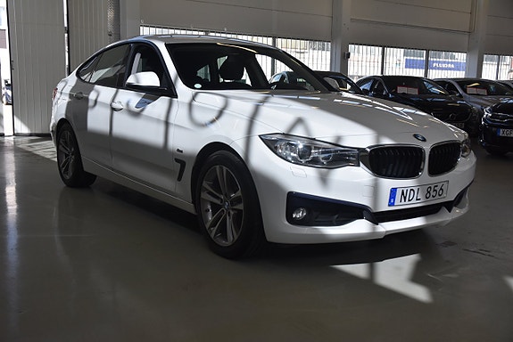 BMW 320d 2 of 17