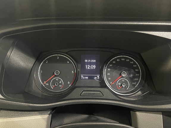 Volkswagen Caravelle 11 of 27