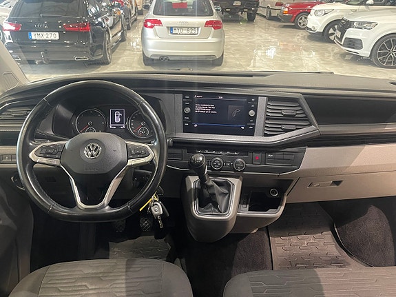 Volkswagen Caravelle 10 of 27