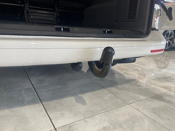 Volkswagen Caravelle 26 of 27