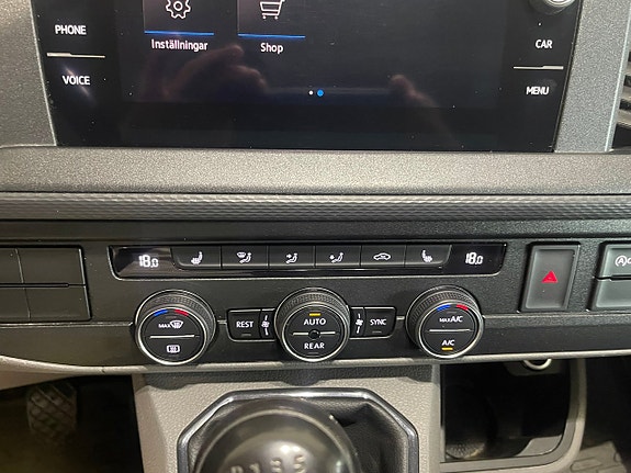Volkswagen Caravelle 16 of 27