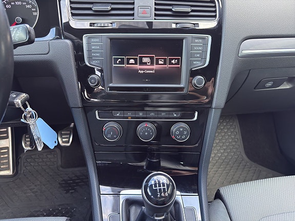 Volkswagen Golf I 17 of 21