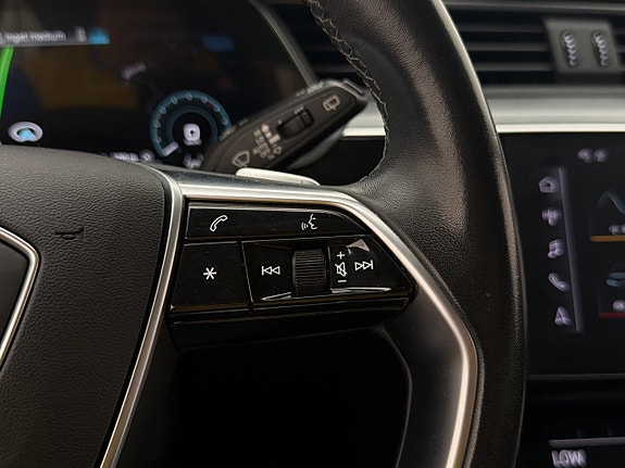 Audi Q8 20 of 30