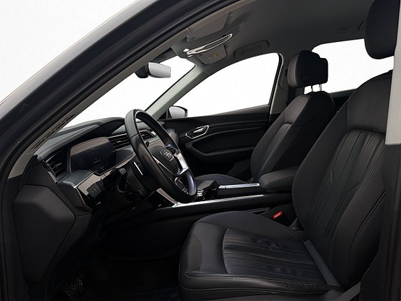 Audi Q8 15 of 30