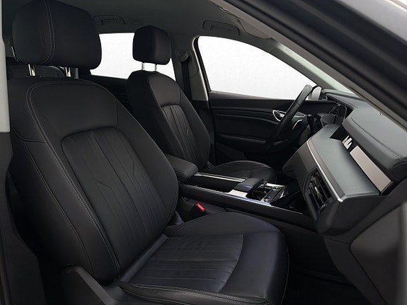 Audi Q8 28 of 30