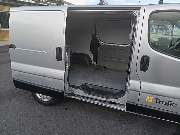Renault Trafic 5 of 11