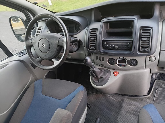 Renault Trafic 7 of 11