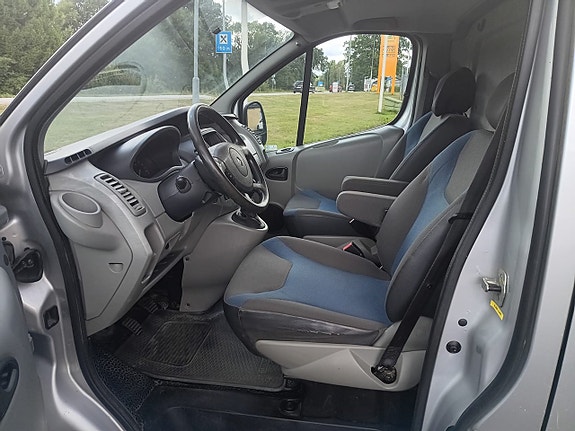 Renault Trafic 6 of 11