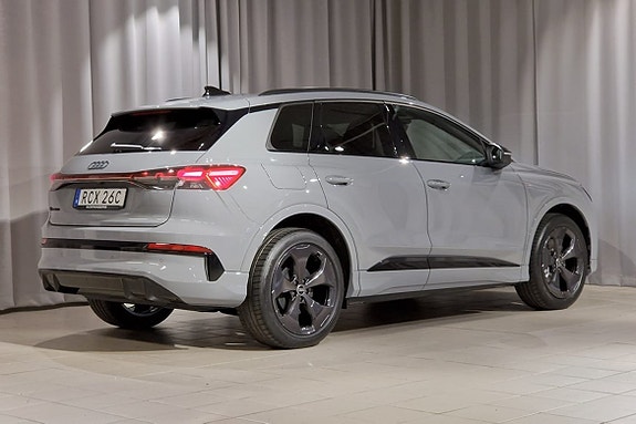 Audi Q4 e-tron 4 of 17