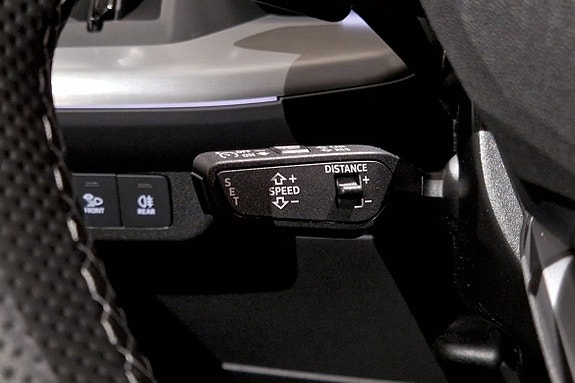 Audi Q4 e-tron 10 of 17