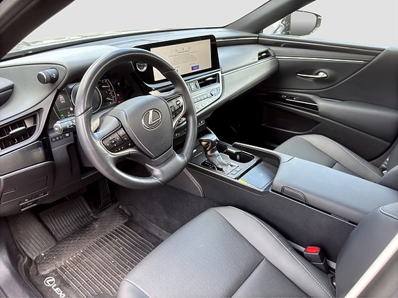Lexus ES300h 9 of 12