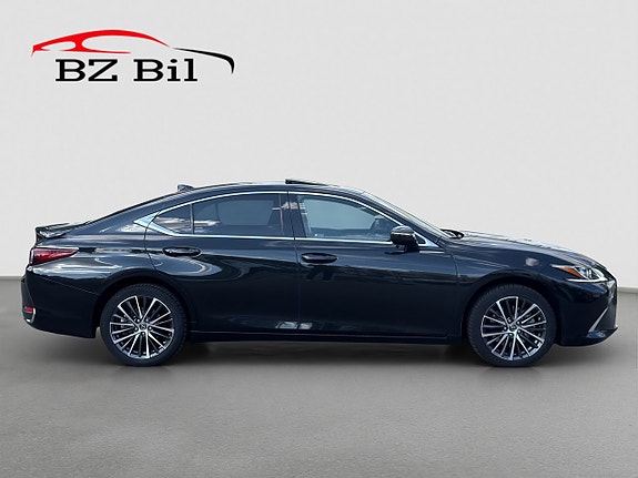 Lexus ES300h 6 of 12