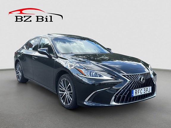 Lexus ES300h 7 of 12