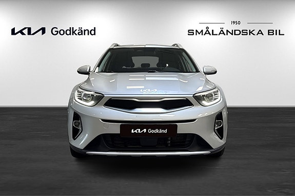 Kia Stonic 2 of 17